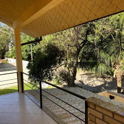 Casa Residencial com 189m², 4 quartos, 3 garagens, no bairro Campeche em Florianópolis