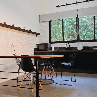 Casa Residencial com 350m², 5 quartos, 3 suítes, 5 garagens, no bairro Lagoa Da Conceição em Florianópolis