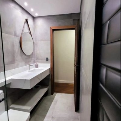 Casa Residencial com 350m², 5 quartos, 3 suítes, 5 garagens, no bairro Lagoa Da Conceição em Florianópolis