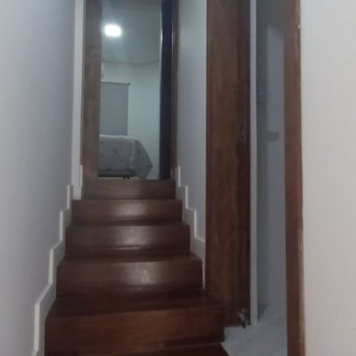 Casa Residencial com 350m², 5 quartos, 3 suítes, 5 garagens, no bairro Lagoa Da Conceição em Florianópolis