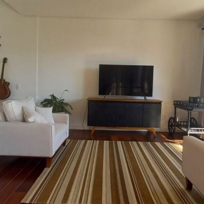 Casa Residencial com 350m², 5 quartos, 3 suítes, 5 garagens, no bairro Lagoa Da Conceição em Florianópolis