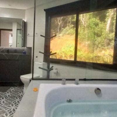 Casa Residencial com 350m², 5 quartos, 3 suítes, 5 garagens, no bairro Lagoa Da Conceição em Florianópolis