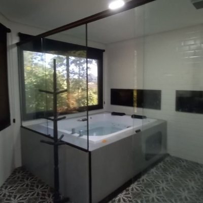 Casa Residencial com 350m², 5 quartos, 3 suítes, 5 garagens, no bairro Lagoa Da Conceição em Florianópolis