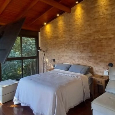 Casa Residencial com 350m², 5 quartos, 3 suítes, 5 garagens, no bairro Lagoa Da Conceição em Florianópolis