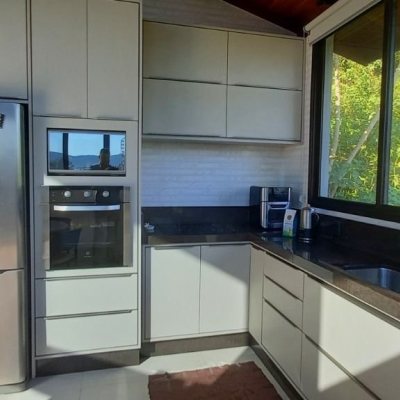 Casa Residencial com 350m², 5 quartos, 3 suítes, 5 garagens, no bairro Lagoa Da Conceição em Florianópolis