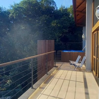 Casa Residencial com 350m², 5 quartos, 3 suítes, 5 garagens, no bairro Lagoa Da Conceição em Florianópolis