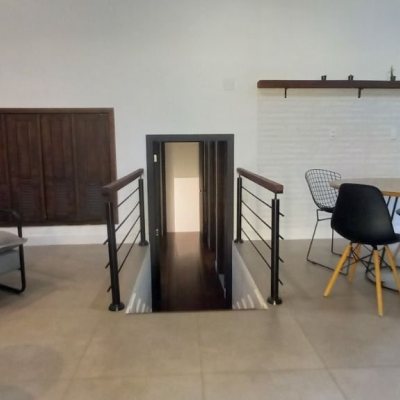 Casa Residencial com 350m², 5 quartos, 3 suítes, 5 garagens, no bairro Lagoa Da Conceição em Florianópolis