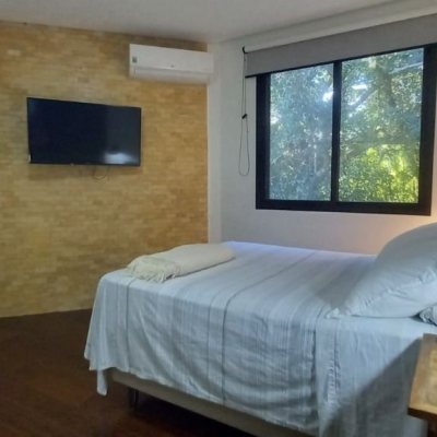 Casa Residencial com 350m², 5 quartos, 3 suítes, 5 garagens, no bairro Lagoa Da Conceição em Florianópolis