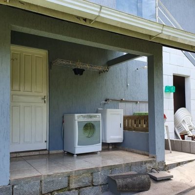 Casa Residencial com 200m², 5 quartos, 1 suíte, 4 garagens, no bairro Ingleses em Florianópolis