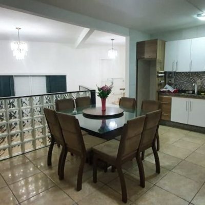 Casa Residencial com 200m², 5 quartos, 1 suíte, 4 garagens, no bairro Ingleses em Florianópolis