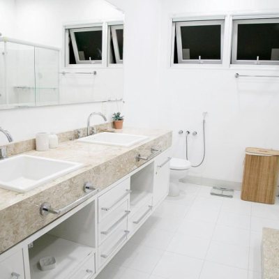 Casa Residencial com 436m², 5 quartos, 4 suítes, 4 garagens, no bairro Jurerê Internacional em Florianópolis