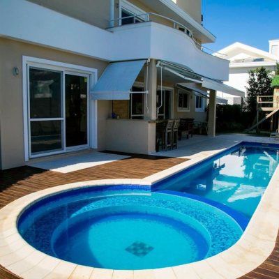 Casa Residencial com 436m², 5 quartos, 4 suítes, 4 garagens, no bairro Jurerê Internacional em Florianópolis