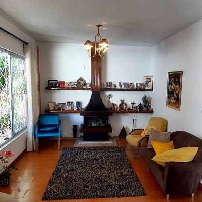 Casa Residencial com 158m², 4 quartos, 2 suítes, 2 garagens, no bairro Canto em Florianópolis