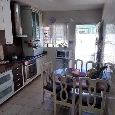 Casa Residencial com 158m², 4 quartos, 2 suítes, 2 garagens, no bairro Canto em Florianópolis