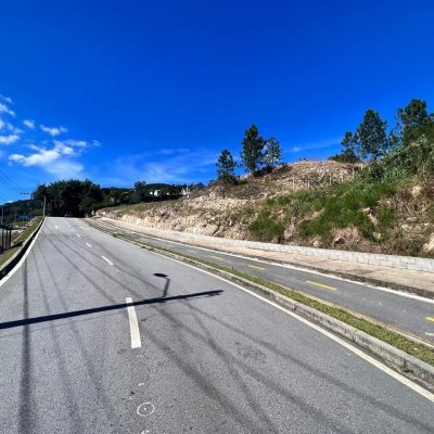 Terreno Comercial/Residencial com 3069m², no bairro Itacorubi em Florianópolis