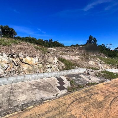 Terreno Comercial/Residencial com 3069m², no bairro Itacorubi em Florianópolis