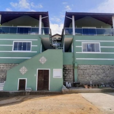 Casa Residencial com 484m², 14 quartos (sendo 3 suítes), 6 garagens, no bairro Armação Do Pântano Do Sul em Florianópolis