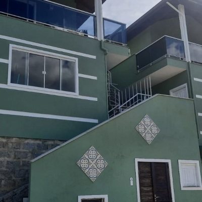 Casa Residencial com 484m², 14 quartos (sendo 3 suítes), 6 garagens, no bairro Armação Do Pântano Do Sul em Florianópolis