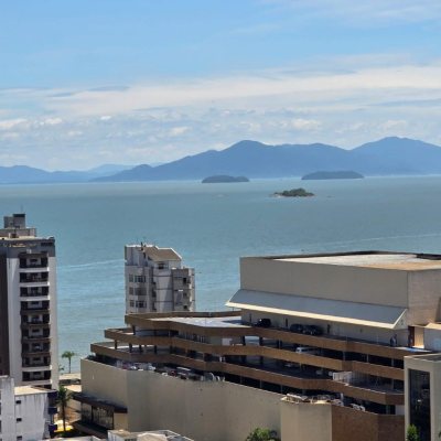 Cobertura com 237m², 3 quartos, 2 suítes, 3 garagens, no bairro Centro em Florianópolis