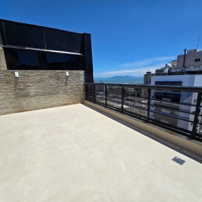 Cobertura com 237m², 3 quartos, 2 suítes, 3 garagens, no bairro Centro em Florianópolis