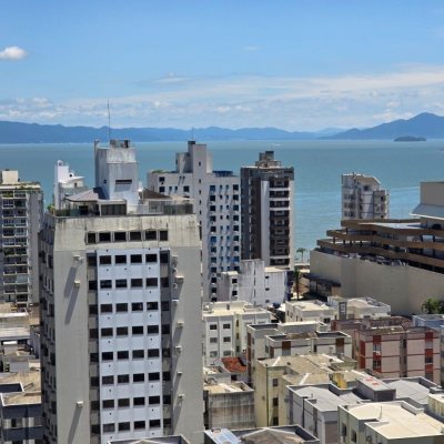 Cobertura com 237m², 3 quartos, 2 suítes, 3 garagens, no bairro Centro em Florianópolis