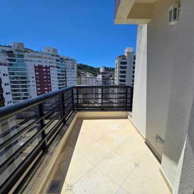 Cobertura com 237m², 3 quartos, 2 suítes, 3 garagens, no bairro Centro em Florianópolis