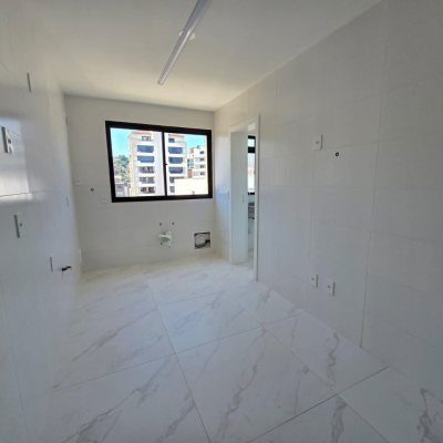 Cobertura com 237m², 3 quartos, 2 suítes, 3 garagens, no bairro Centro em Florianópolis