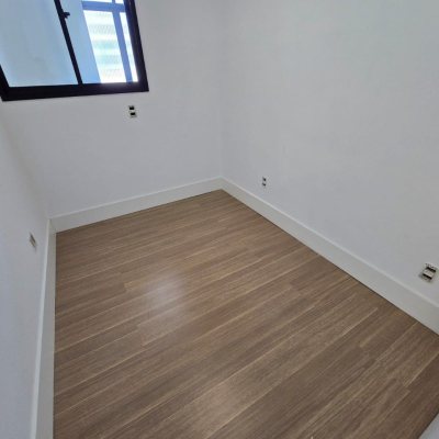 Cobertura com 237m², 3 quartos, 2 suítes, 3 garagens, no bairro Centro em Florianópolis