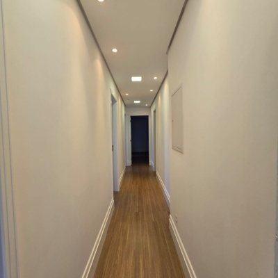 Cobertura com 237m², 3 quartos, 2 suítes, 3 garagens, no bairro Centro em Florianópolis