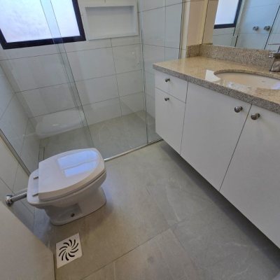 Cobertura com 237m², 3 quartos, 2 suítes, 3 garagens, no bairro Centro em Florianópolis