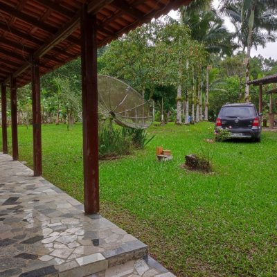 Sitio com 200m², 3 quartos, 1 suíte, 2 garagens, no bairro Sorocaba De Dentro em Biguaçu