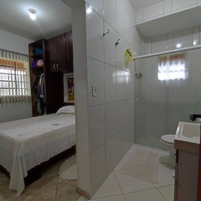 Sitio com 200m², 3 quartos, 1 suíte, 2 garagens, no bairro Sorocaba De Dentro em Biguaçu