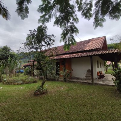 Sitio com 200m², 3 quartos, 1 suíte, 2 garagens, no bairro Sorocaba De Dentro em Biguaçu