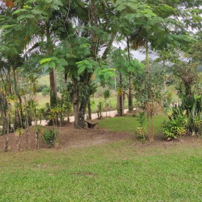 Sitio com 200m², 3 quartos, 1 suíte, 2 garagens, no bairro Sorocaba De Dentro em Biguaçu