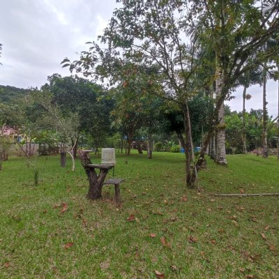 Sitio com 200m², 3 quartos, 1 suíte, 2 garagens, no bairro Sorocaba De Dentro em Biguaçu