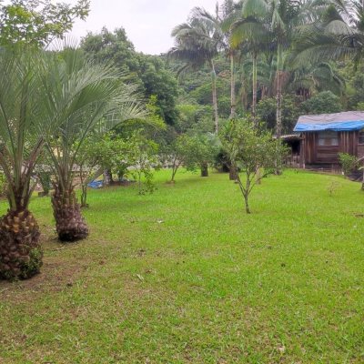 Sitio com 200m², 3 quartos, 1 suíte, 2 garagens, no bairro Sorocaba De Dentro em Biguaçu