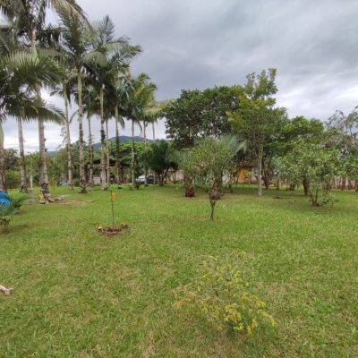 Sitio com 200m², 3 quartos, 1 suíte, 2 garagens, no bairro Sorocaba De Dentro em Biguaçu