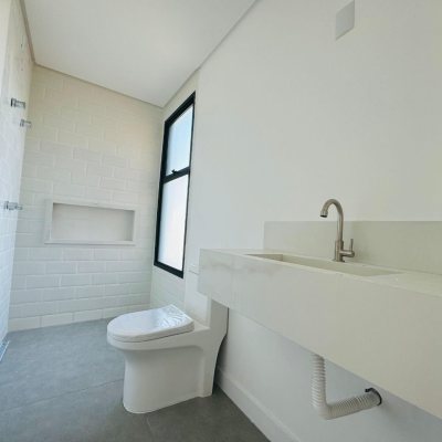 Casa Residencial com 122m², 3 quartos, 1 suíte, 1 garagem, no bairro Campeche em Florianópolis