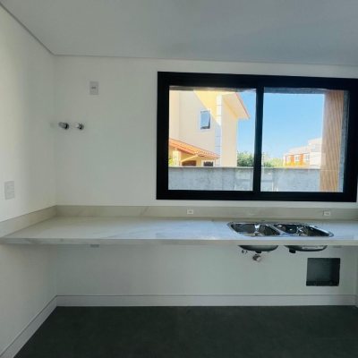 Casa Residencial com 122m², 3 quartos, 1 suíte, 1 garagem, no bairro Campeche em Florianópolis