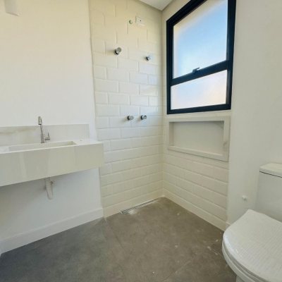 Casa Residencial com 122m², 3 quartos, 1 suíte, 1 garagem, no bairro Campeche em Florianópolis