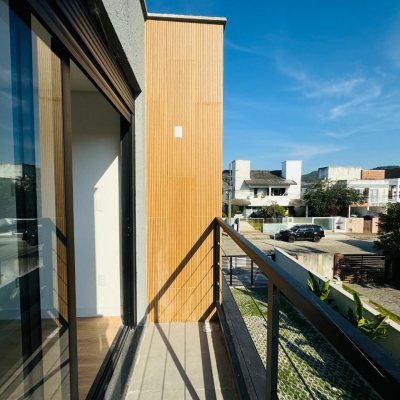 Casa Residencial com 122m², 3 quartos, 1 suíte, 1 garagem, no bairro Campeche em Florianópolis