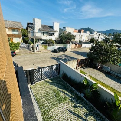 Casa Residencial com 122m², 3 quartos, 1 suíte, 1 garagem, no bairro Campeche em Florianópolis
