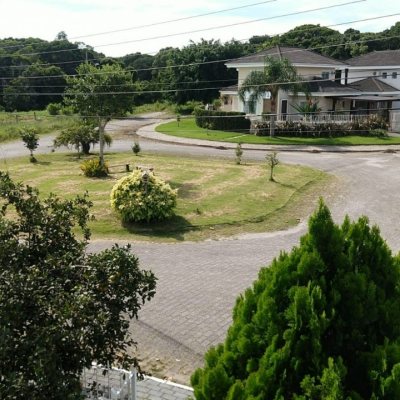 Casa Residencial com 120m², 3 quartos, 1 suíte, 2 garagens, no bairro Campeche em Florianópolis