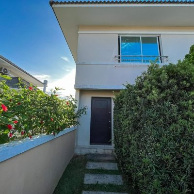 Casa Residencial com 120m², 3 quartos, 1 suíte, 2 garagens, no bairro Campeche em Florianópolis