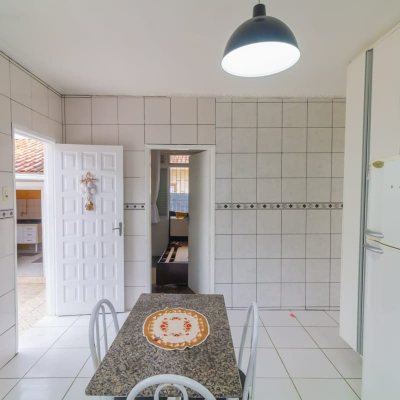 Casa Residencial com 75m², 3 quartos, 1 suíte, 4 garagens, no bairro Saco Dos Limões em Florianópolis