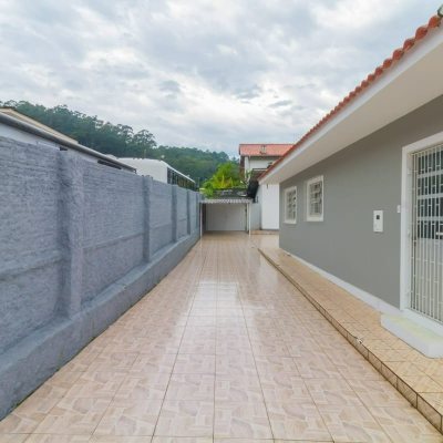 Casa Residencial com 75m², 3 quartos, 1 suíte, 4 garagens, no bairro Saco Dos Limões em Florianópolis