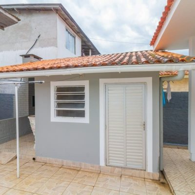 Casa Residencial com 75m², 3 quartos, 1 suíte, 4 garagens, no bairro Saco Dos Limões em Florianópolis