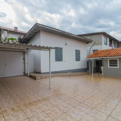 Casa Residencial com 75m², 3 quartos, 1 suíte, 4 garagens, no bairro Saco Dos Limões em Florianópolis