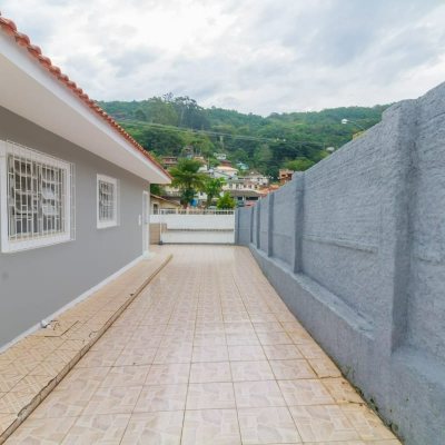 Casa Residencial com 75m², 3 quartos, 1 suíte, 4 garagens, no bairro Saco Dos Limões em Florianópolis