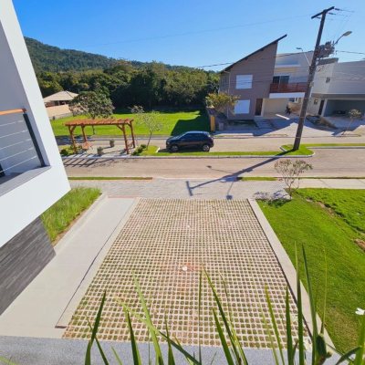 Casa em Condomínio com 322m², 4 quartos, 4 suítes, 2 garagens, no bairro Ribeirão Da Ilha em Florianópolis